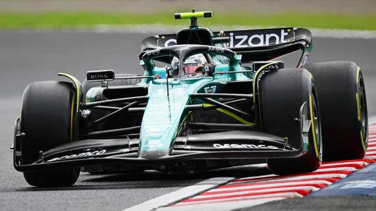 Fernando Alonso, con el AMR23 Fernando Alonso, con el AMR23