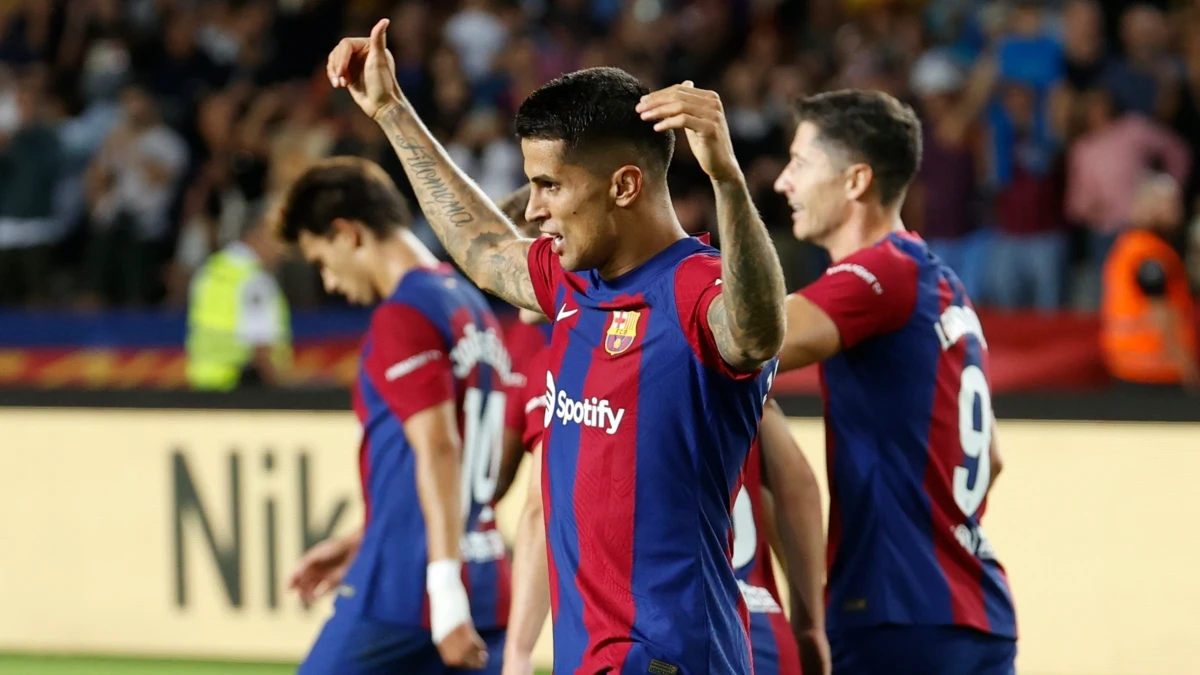 Joao Cancelo celebra un gol con el Barça