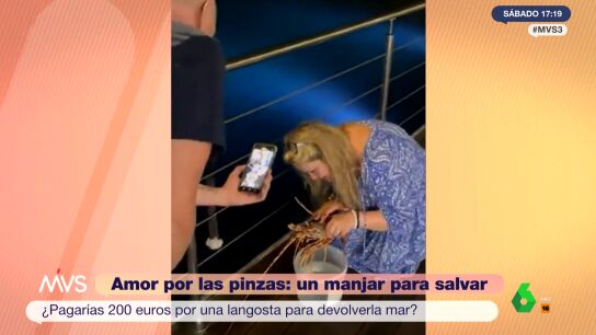 El v&iacute;deo viral de una mujer que paga 200&euro; por una langosta para liberarla en el mar 