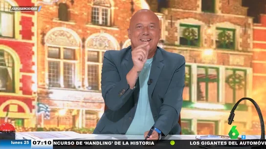 Alfonso Arús da por inaugurada la Navidad: "La prueba es que ha hablado Cristina Pedroche (del vestido de Nochevieja)" Alfonso Arús da por inaugurada la Navidad: "La prueba es que ha hablado Cristina Pedroche (del vestido de Nochevieja)"