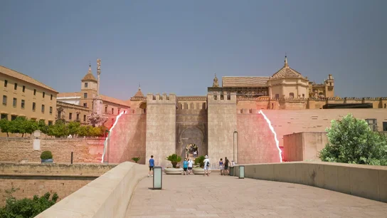 Boris Izaguirre descubre que hay un pasadizo secreto entre el Alcázar y la Mezquita de Córdoba Boris Izaguirre descubre que hay un pasadizo secreto entre el Alcázar y la Mezquita de Córdoba