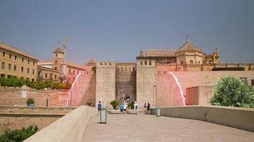 Boris Izaguirre descubre que hay un pasadizo secreto entre el Alcázar y la Mezquita de Córdoba