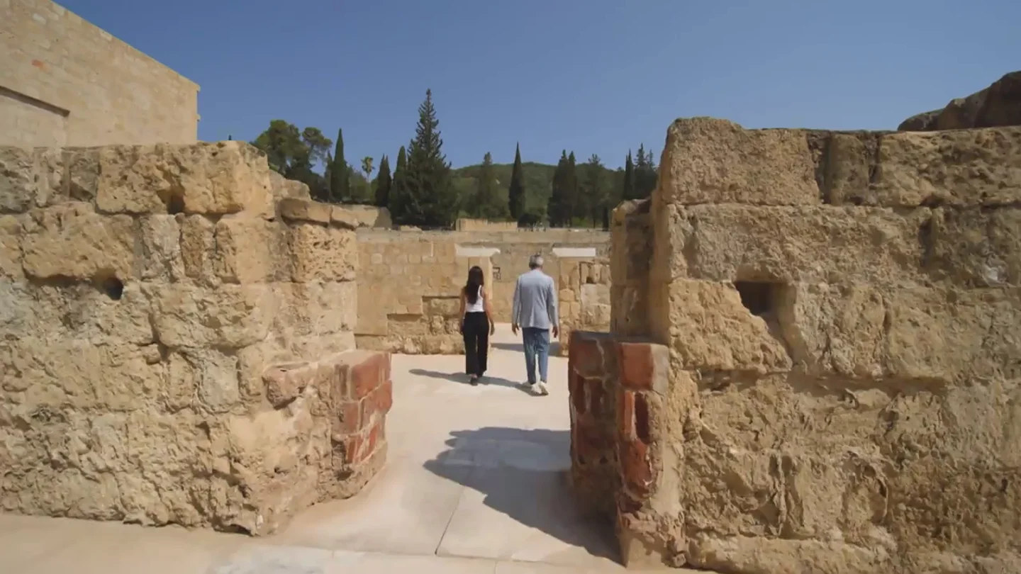 Medina Azahara, el sueño efímero pero eterno de Abderramán III que permaneció escondido hasta el siglo XX Medina Azahara, el sueño efímero pero eterno de Abderramán III que permaneció escondido hasta el siglo XX