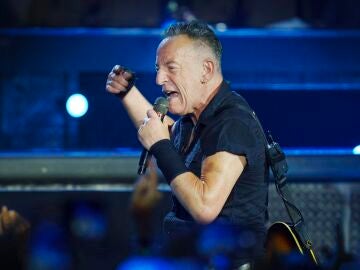 Bruce Springsteen postpones all his performances until 2024 for health reasons