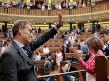 El líder del PP, Alberto Núñez-Feijoo, tras su intervención en la sesión de investidura celebrada hoy en el Congreso. 