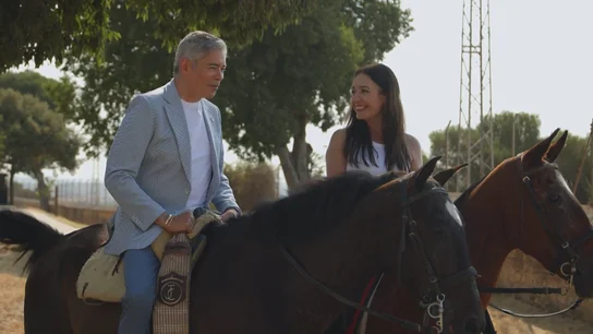 "Me siento como si viniera a rescatar a un príncipe": la reacción de Boris Izaguirre al llegar a Medina Azahara en caballo "Me siento como si viniera a rescatar a un príncipe": la reacción de Boris Izaguirre al llegar a Medina Azahara en caballo