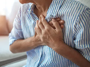 Mujer con posible infarto Mujer con posible infarto