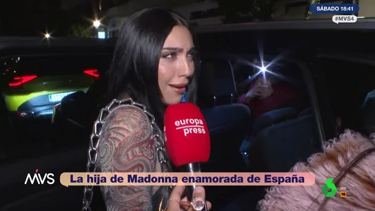 Se cuela la opinión de Adela González sobre la hija de Madonna tras escucharle hablar Se cuela la opinión de Adela González sobre la hija de Madonna tras escucharle hablar