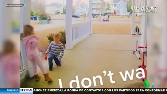 No solo a los adultos se nos rompe el corazón: así reacciona un niño cuando pide matrimonio a una niña y ella le dice que no No solo a los adultos se nos rompe el corazón: así reacciona un niño cuando pide matrimonio a una niña y ella le dice que no