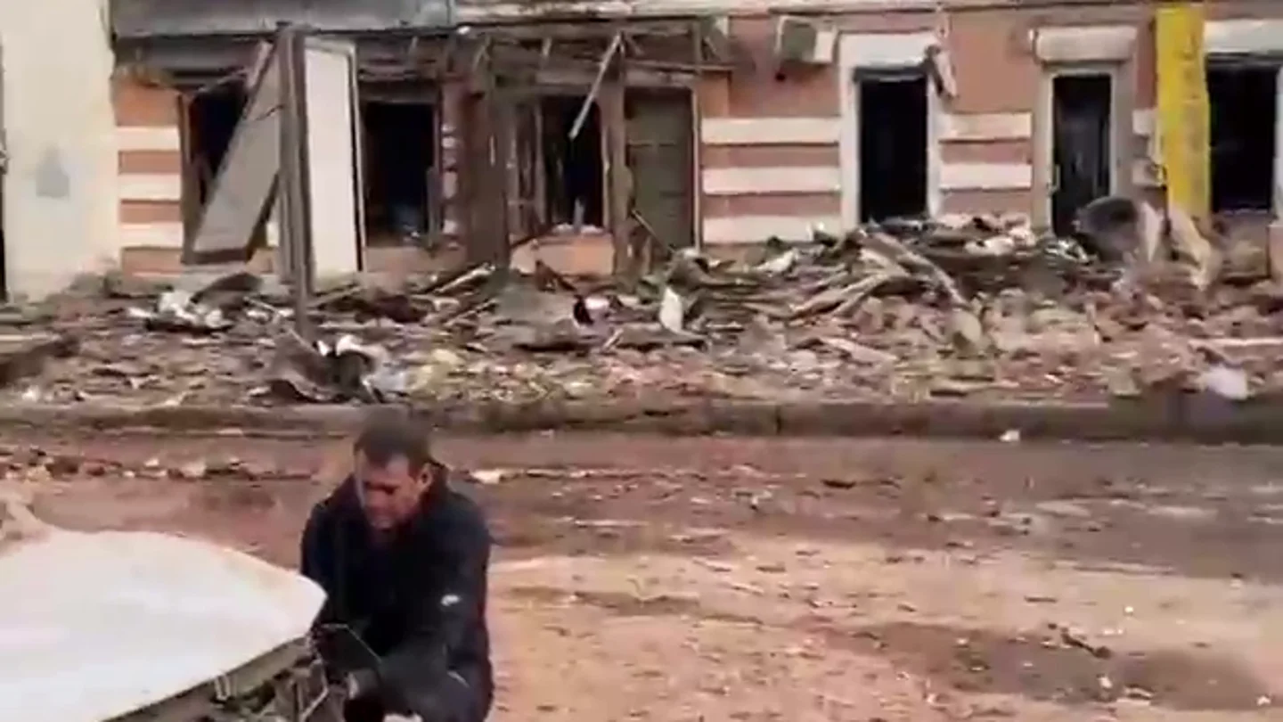 Guerra Rusia Ucrania, en directo: un ataque ruso con misiles mata a un niño y deja 16 heridos en el centro de Járkov Guerra Rusia Ucrania, en directo: un ataque ruso con misiles mata a un niño y deja 16 heridos en el centro de Járkov