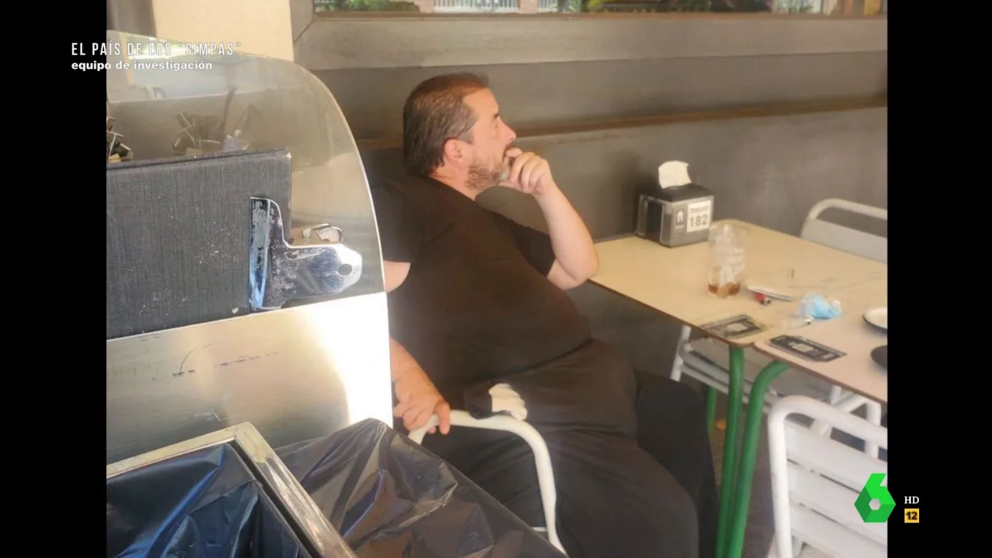 Comilonas "con buen vino y un par de copas": los festines 'gratis' del 'rey del simpa' de Zaragoza Comilonas "con buen vino y un par de copas": los festines 'gratis' del 'rey del simpa' de Zaragoza