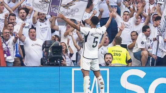 Jude Bellingham, con las medias rotas, celebra un gol con el Real Madrid Jude Bellingham celebra un gol con el Real Madrid
