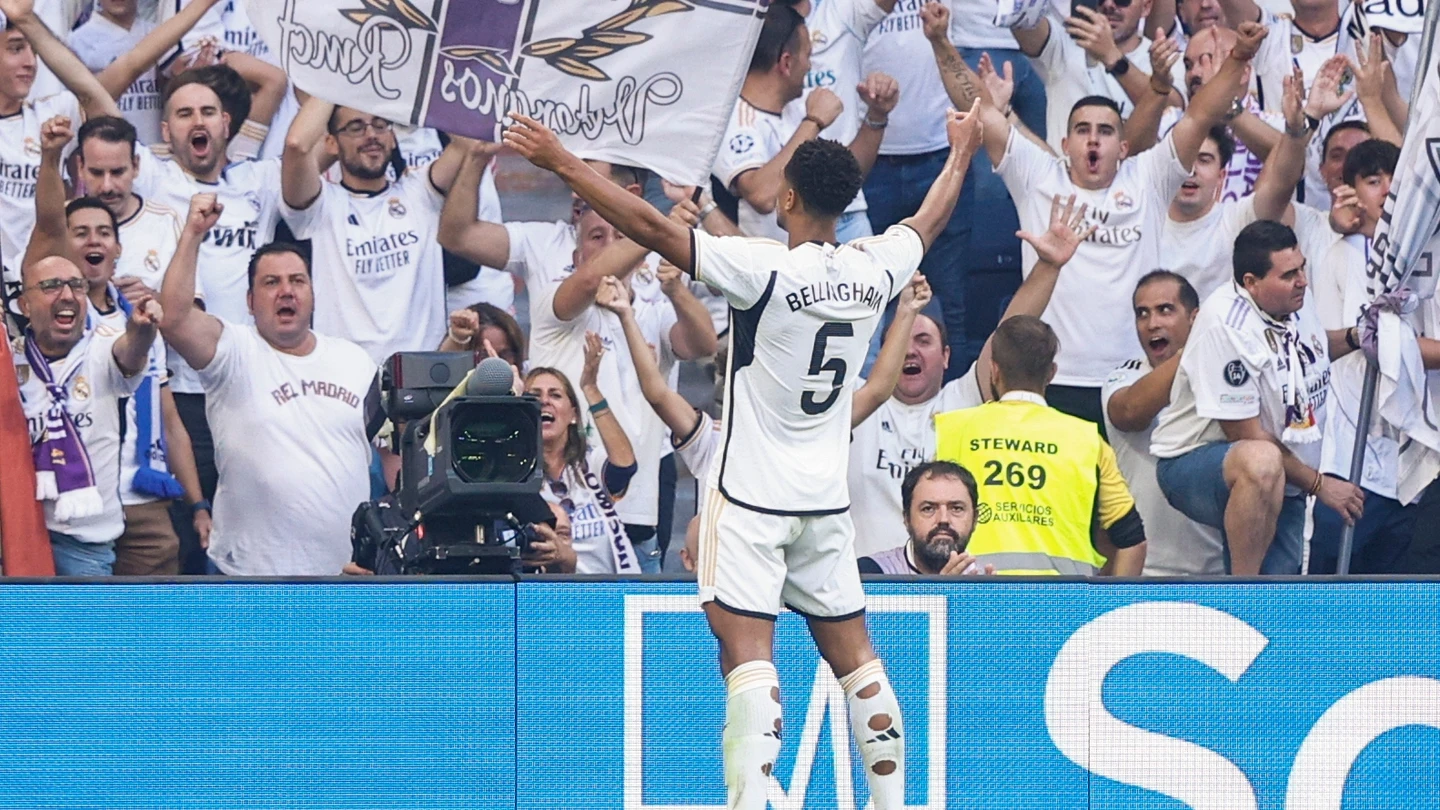 Jude Bellingham, con las medias rotas, celebra un gol con el Real Madrid Jude Bellingham celebra un gol con el Real Madrid