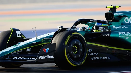 Fernando Alonso, con el Aston Martin Fernando Alonso, con el Aston Martin