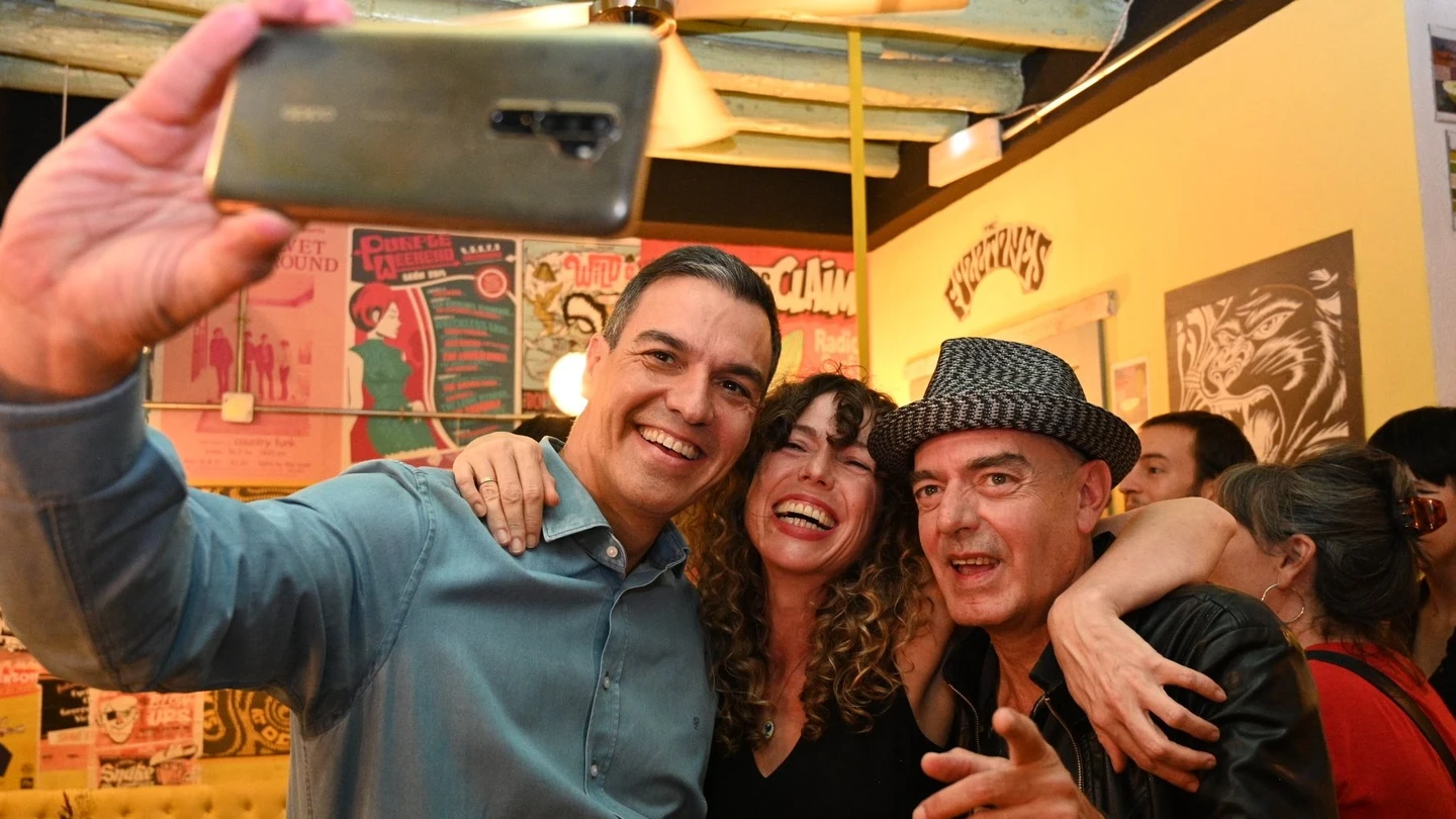 Pedro Sánchez de fiesta por Granada Pedro Sánchez de fiesta por Granada