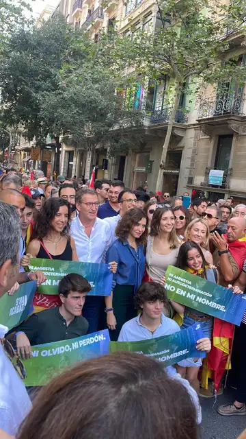 Feijóo y Ayuso posan para una fotografía Feijóo y Ayuso posan para una fotografía