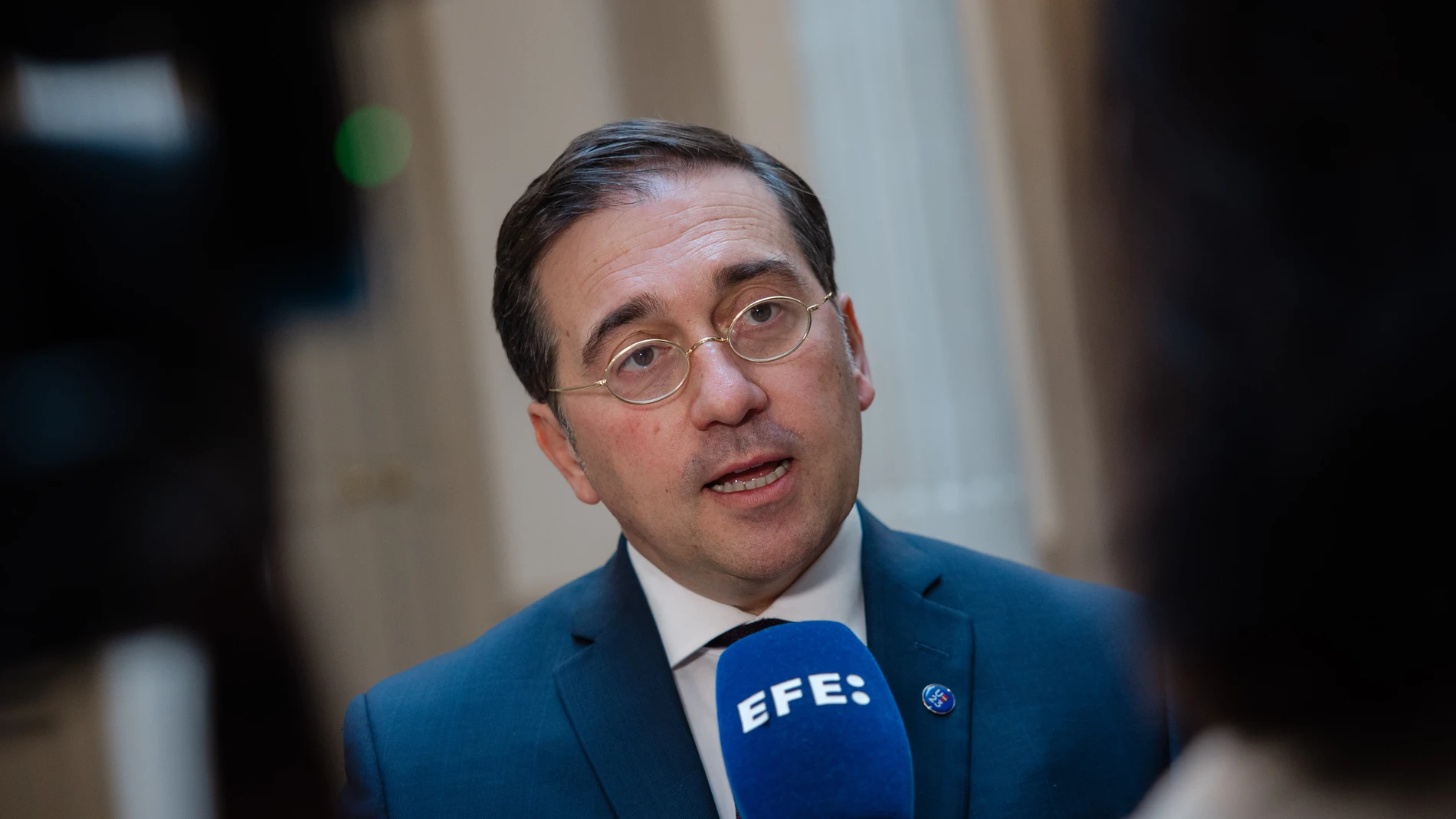 El ministro de Exteriores, José Manuel Albares hace declaraciones a la Agencia EFE en el Palacio de Viana en Madrid