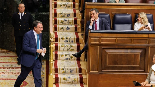 Sánchez junto al líder del PNV, Aitor Esteban Sánchez junto al líder del PNV, Aitor Esteban