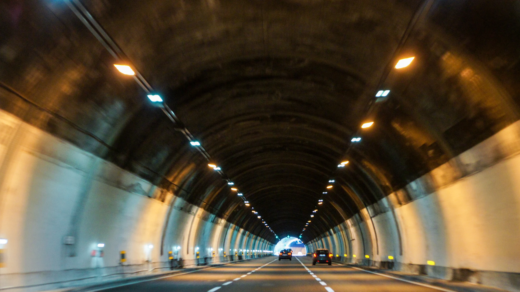 Imagen de archivo de un túnel Imagen de archivo de un túnel