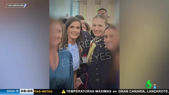Este es el selfie de la reina Letizia y la princesa Leonor que no se ha visto en la jura de bandera Este es el selfie de la reina Letizia y la princesa Leonor que no se ha visto en la jura de bandera