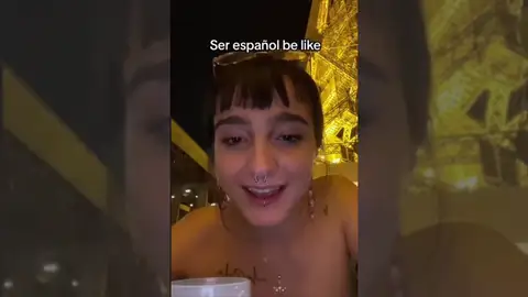 Una española se sube a la Torre Eiffel de París y la gente está alucinando con lo que ha hecho en el restaurante Una española se sube a la Torre Eiffel de París y la gente está alucinando con lo que ha hecho en el restaurante