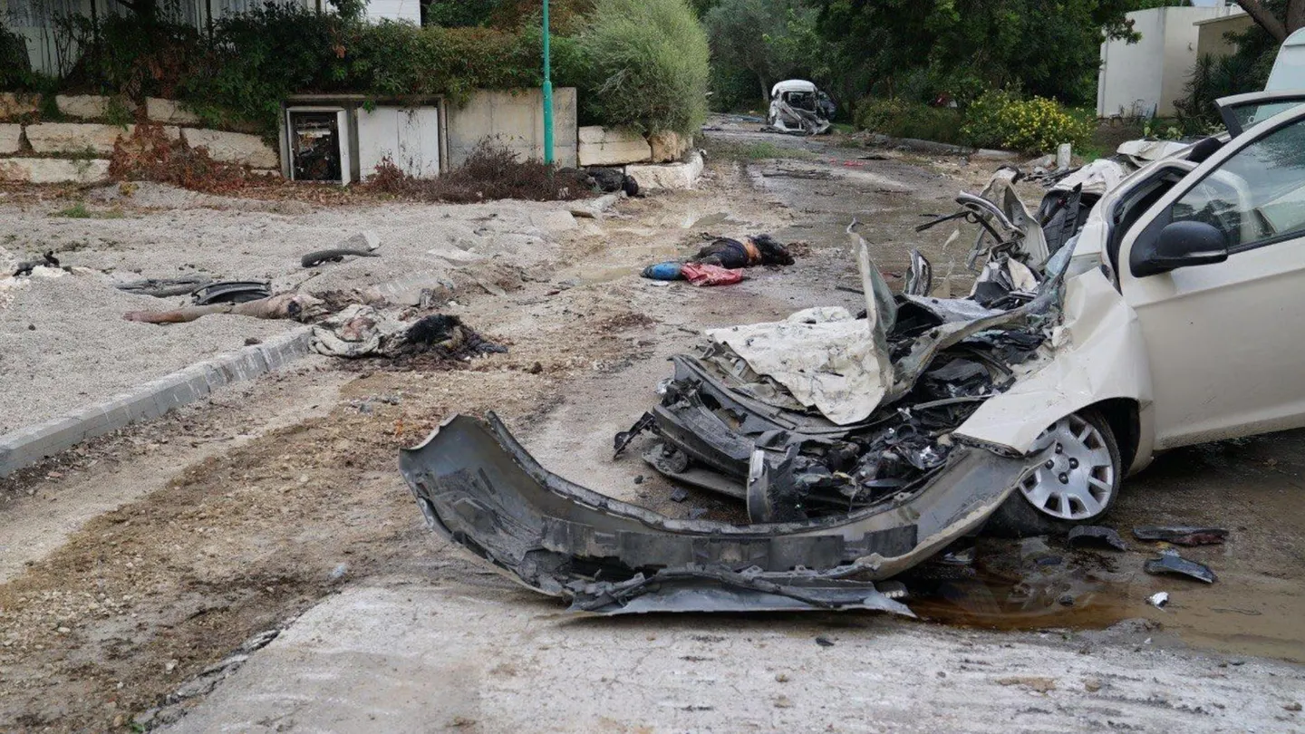 Numerosos cadáveres fueron hallados en el kibutz israelí de Beeri, a unos 5 km de la Franja de Gaza Numerosos cadáveres fueron hallados en el kibutz israelí de Beeri, a unos 5 km de la Franja de Gaza