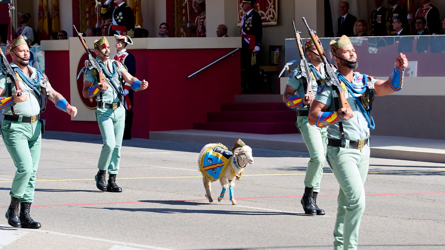 Desfile militar del Día de la Hispanidad en Madrid Desfile militar del Día de la Hispanidad en Madrid