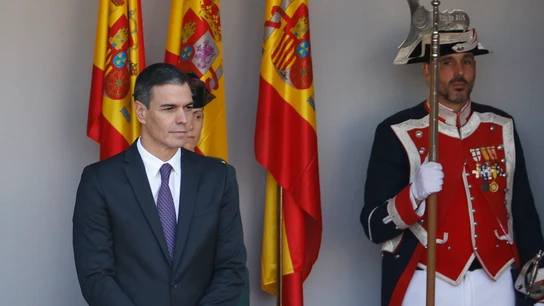 El presidente del Gobierno, Pedro Sánchez, este jueves en el desfile del Día de la Fiesta Nacional en Madrid El presidente del Gobierno, Pedro Sánchez, este jueves en el desfile del Día de la Fiesta Nacional en Madrid