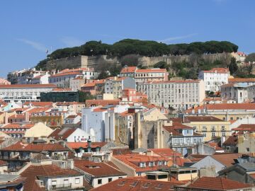 Panorámica de Lisboa con el castillo de San Jorge al fondo