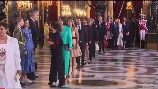 El detalle de Letizia al saludar a Ione Belarra en el que se ha fijado Patrycia Centeno El detalle de Letizia al saludar a Ione Belarra en el que se ha fijado Patrycia Centeno