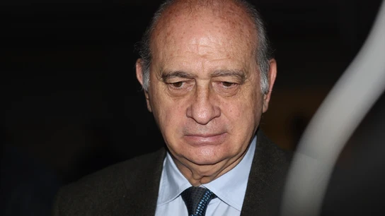 El juez acuerda enviar a juicio a Fernández Díaz y la excúpula de Interior del PP por la 'Operació Kitchen' El juez acuerda enviar a juicio a Fernández Díaz y la excúpula de Interior del PP por la 'Operació Kitchen'