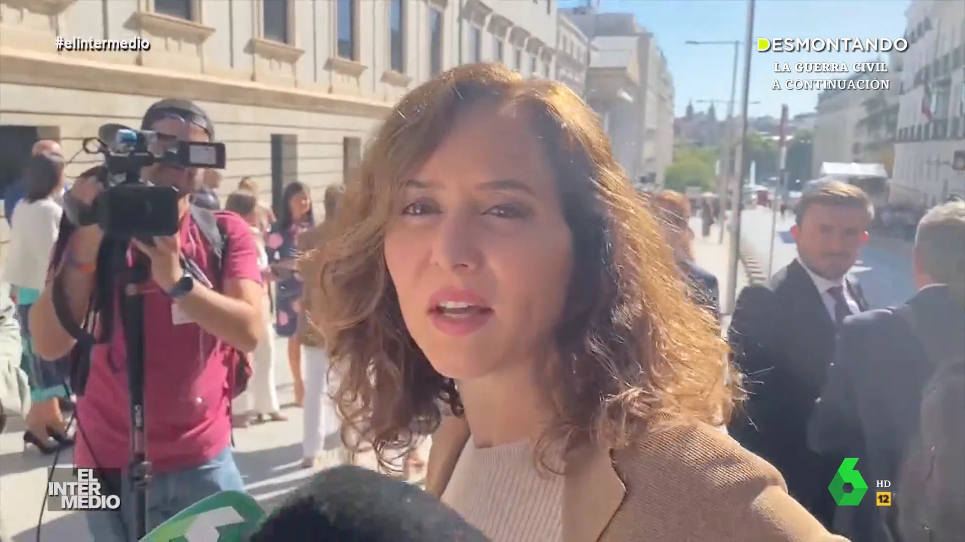 Vídeo manipulado - La discusión de Isabel Díaz Ayuso por un ciervo en pleno directo