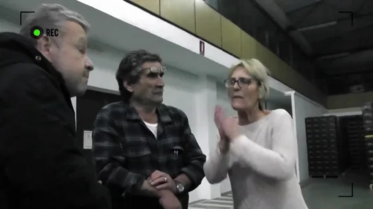 El tenso momento en el que una mujer interrumpe una entrevista de Chicote: "Que te calles. Esto está denunciado" El tenso momento en el que una mujer interrumpe una entrevista de Chicote: "Que te calles. Esto está denunciado"