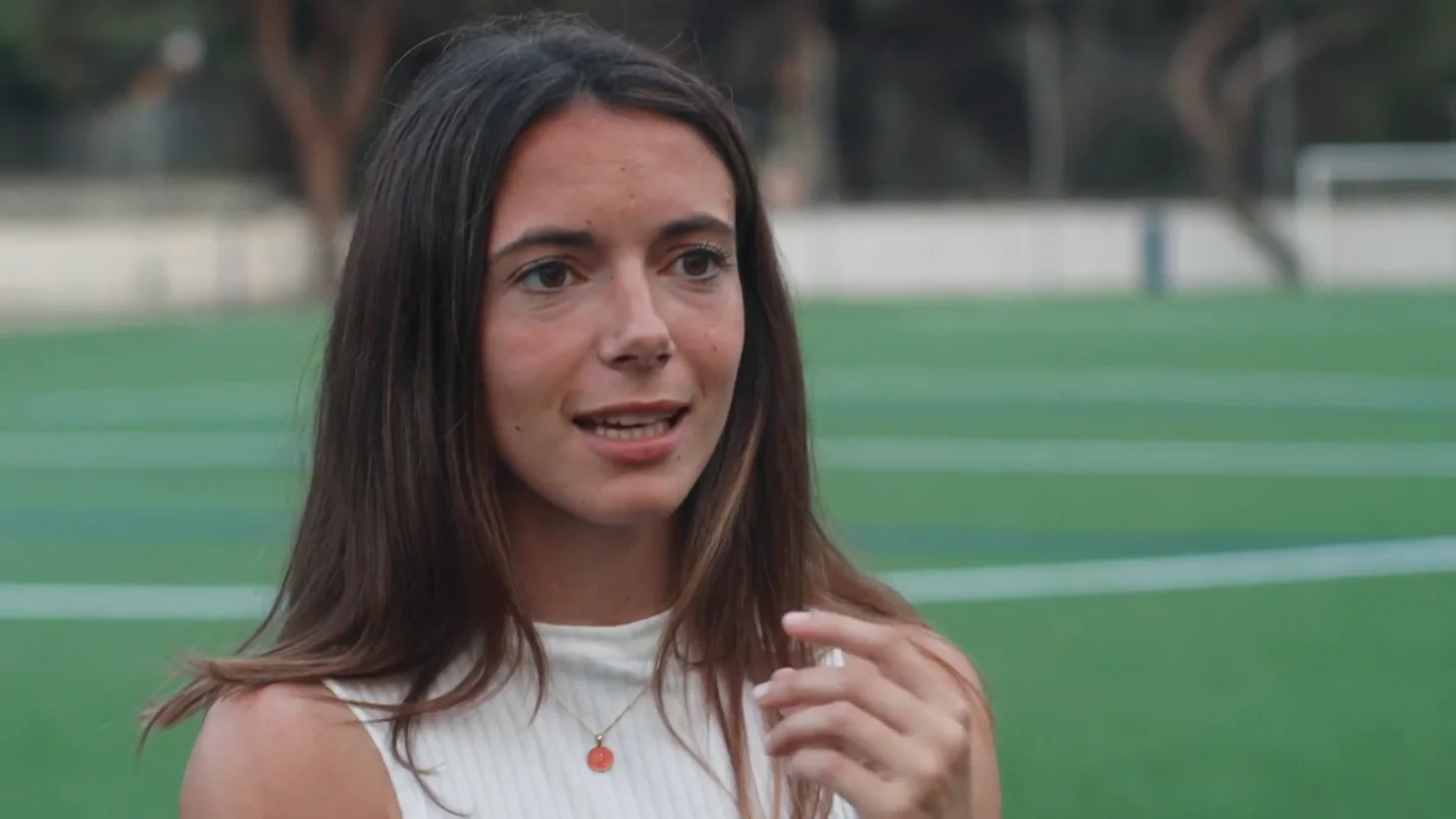 Aitana Bonmatí desvela los comentarios machistas que sufría en sus inicios: "Escuchabas a padres diciendo 'cómo te regatea una niña'" Aitana Bonmatí desvela los comentarios machistas que sufría en sus inicios: "Escuchabas a padres diciendo 'cómo te regatea una niña'"