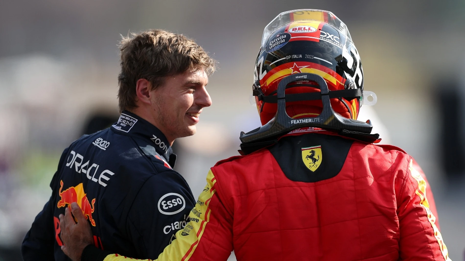 Max Verstappen, con Carlos Sainz