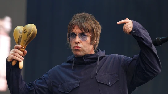 El cantante Liam Gallagher durante su actuación en el festival O Son do Camiño, en Galicia. El cantante Liam Gallagher durante su actuación en el festival O Son do Camiño, en Galicia.