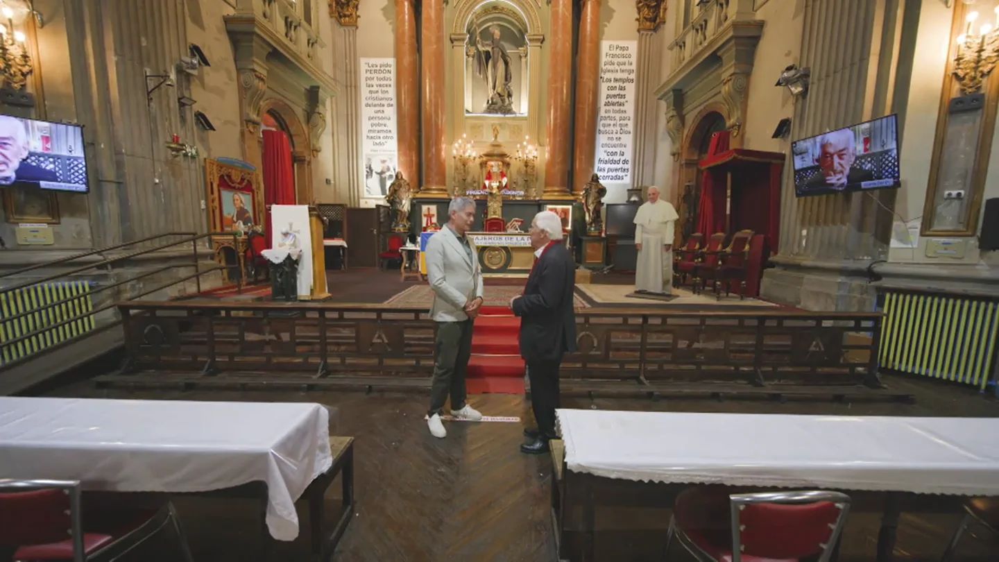 El Padre Ángel desvela a Boris Izaguirre el papel de la Iglesia en tiempos de pandemia "con el sida, el ébola y el coronavirus" El Padre Ángel desvela a Boris Izaguirre el papel de la Iglesia en tiempos de pandemia "con el sida, el ébola y el coronavirus"