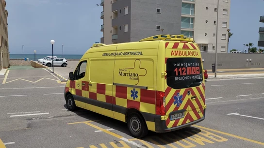 Imagen de archivo de una ambulancia en Murcia. Imagen de archivo de una ambulancia en Murcia.