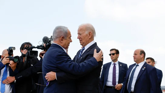 Biden es recibido por el Primer Ministro israelí, Benjamin Netanyahu Biden es recibido por el Primer Ministro israelí, Benjamin Netanyahu