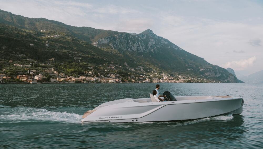 Frauscher x Porsche 850 Fantom Air