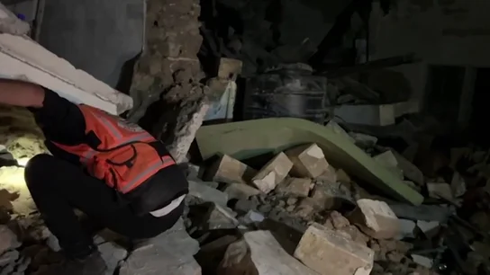 Israel mata a ocho palestinos en el bombardeo de una iglesia ortodoxa griega que servía como refugio en Gaza Israel mata a ocho palestinos en el bombardeo de una iglesia ortodoxa griega que servía como refugio en Gaza
