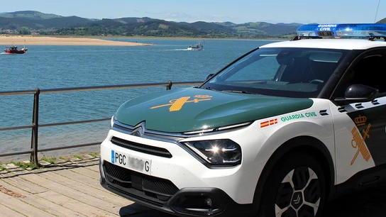 Buscan a una persona desaparecida tras volcar una canoa en el río Guadalquivir en Lebrija (Sevilla) Buscan a una persona desaparecida tras volcar una canoa en el río Guadalquivir en Lebrija (Sevilla)