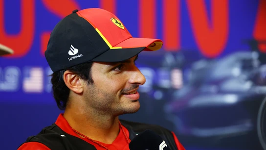 Carlos Sainz solo piensa en Ferrari y ya pone fecha a su renovación en la F1 Carlos Sainz solo piensa en Ferrari y ya pone fecha a su renovación en la F1