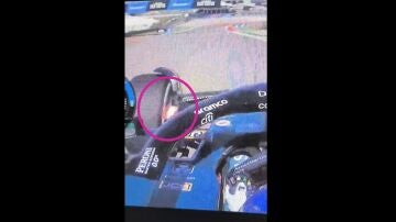 Fuego en el neumático de Fernando Alonso