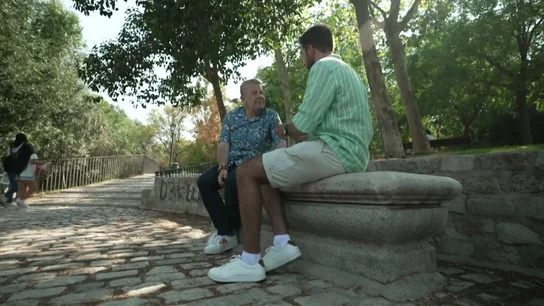 Un camarero de catering de bodas desvela cómo consiguen "estafar" con los cortadores de jamón: "Te sacan uno envasado" El truco del jamón en Un camarero de catering de bodas desvela cómo consiguen "estafar" con los cortadores de jamón: "Te sacan uno envasado"bodas: Chicote descubre que el que corta el cortador puede no ser el mismo que el servido