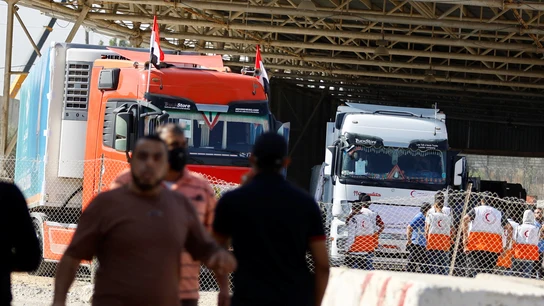 Gaza recibe ayuda humanitaria de 20 camiones a través del paso de Rafah tras dos semanas de asedio Gaza recibe ayuda humanitaria de 20 camiones a través del paso de Rafah tras dos semanas de asedio