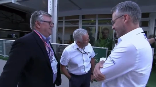 Otmar Szafnauer, cerca del hospitality de Aston Martin Otmar Szafnauer, cerca del hospitality de Aston Martin