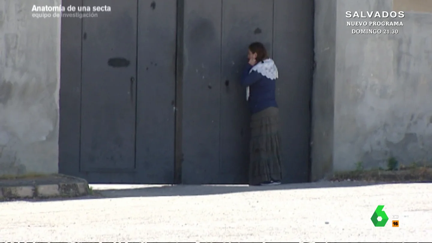 El sufrimiento de una mujer al tratar de localizar a su hermana en la Iglesia del Palmar de Troya: "Me causa mucha pena" El sufrimiento de una mujer al tratar de localizar a su hermana en la Iglesia del Palmar de Troya: "Me causa mucha pena"