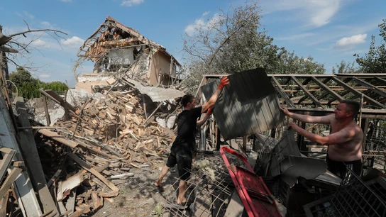 Al menos 6 muertos al impactar un misil ruso en una terminal de correos en Járkiv Al menos 6 muertos al impactar un misil ruso en una terminal de correos en Járkiv