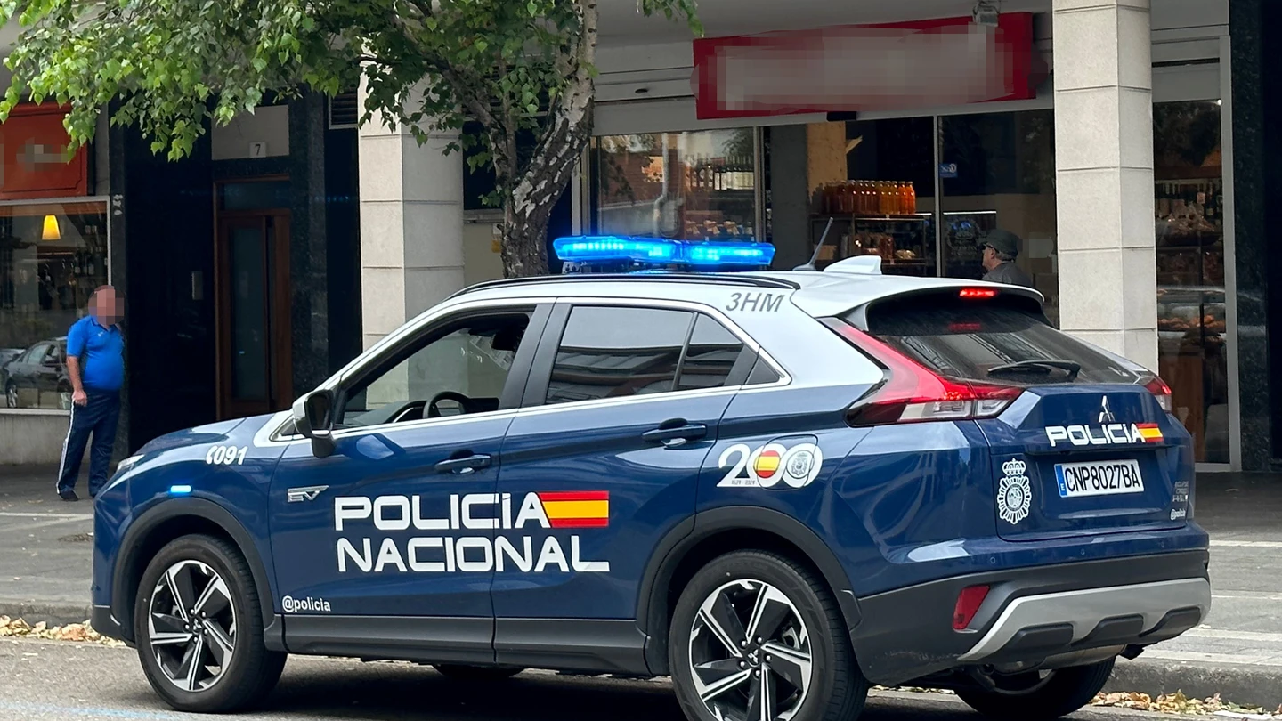 Coche de la policía nacional en Cantabria (Archivo) Coche de la policía nacional en Cantabria (Archivo)